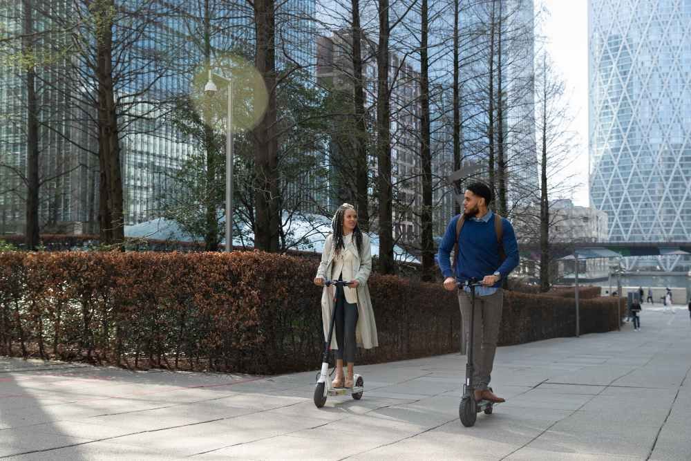 Ciclomotor eléctrico para movilidad urbana y desplazamientos por la ciudad